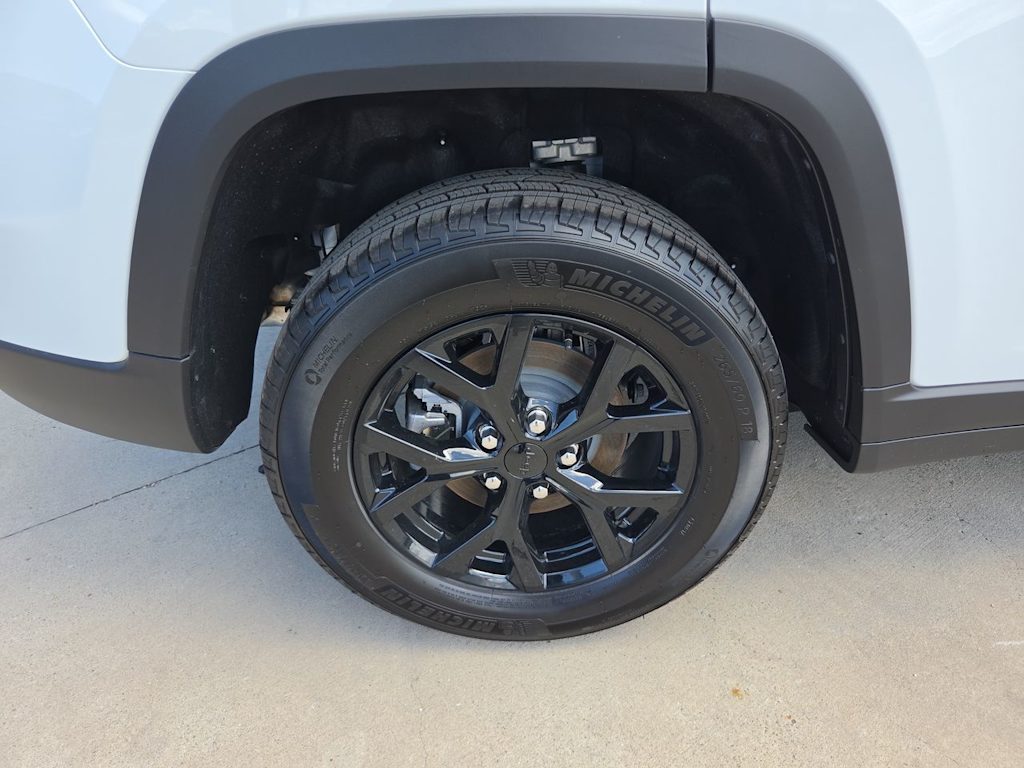 Thumbnail: 2026 Jeep Grand Cherokee - 8