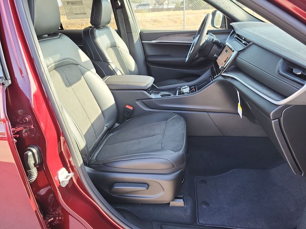 Thumbnail: 2026 Jeep Grand Cherokee - 12