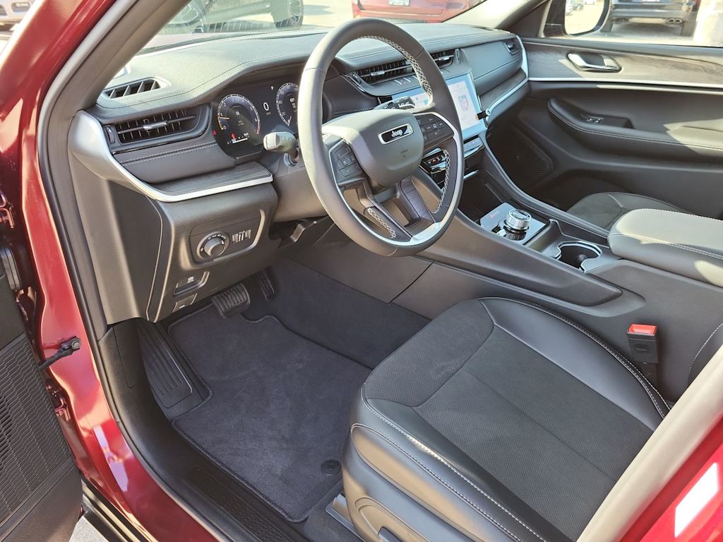 Thumbnail: 2026 Jeep Grand Cherokee - 2