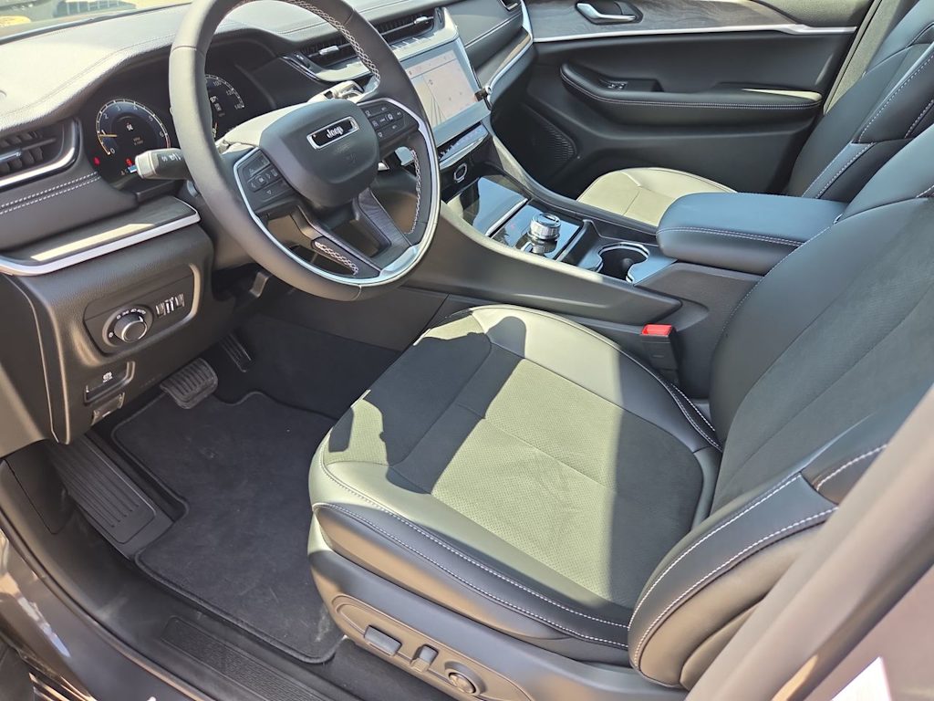 Thumbnail: 2026 Jeep Grand Cherokee - 11