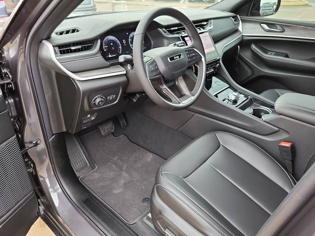 Thumbnail: 2025 Jeep Grand Cherokee - 2