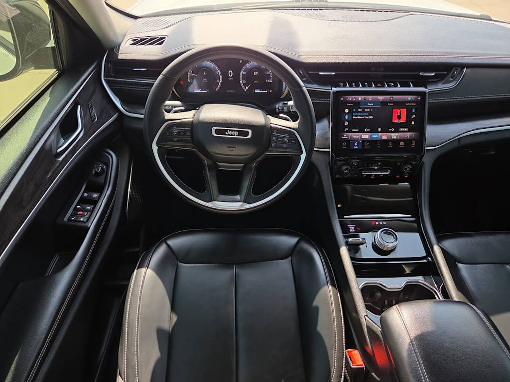 Thumbnail: 2023 Jeep Grand Cherokee - 10