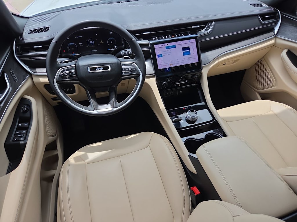Thumbnail: 2023 Jeep Grand Cherokee - 10