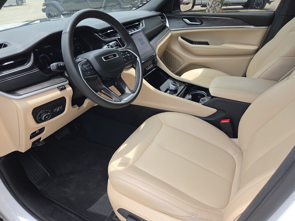 Thumbnail: 2023 Jeep Grand Cherokee - 11