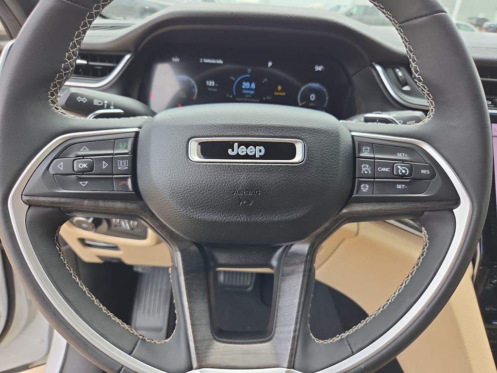 Thumbnail: 2023 Jeep Grand Cherokee - 28