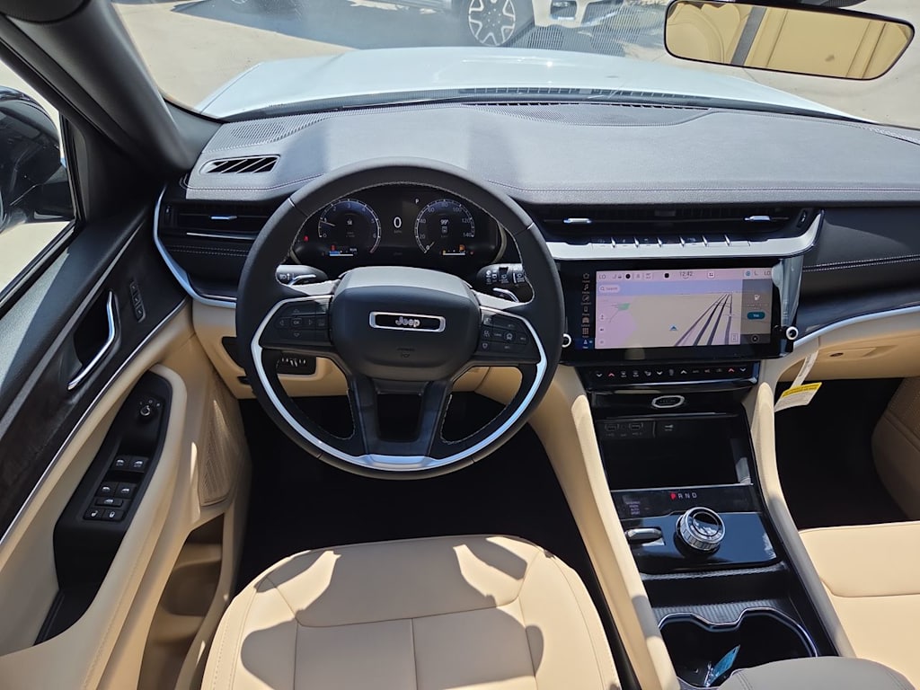 Thumbnail: 2026 Jeep Grand Cherokee - 14