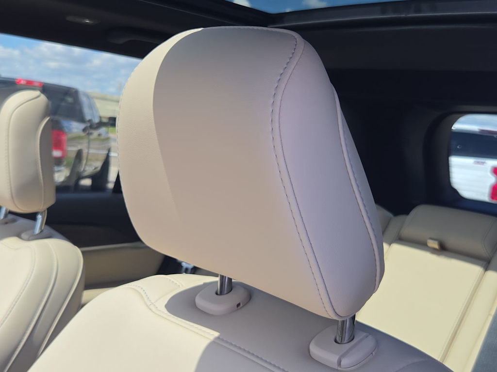 Thumbnail: 2026 Jeep Grand Cherokee - 27