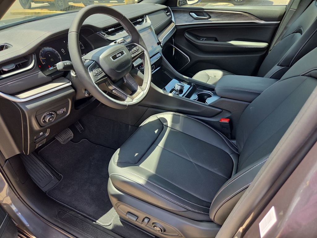 Thumbnail: 2026 Jeep Grand Cherokee - 11