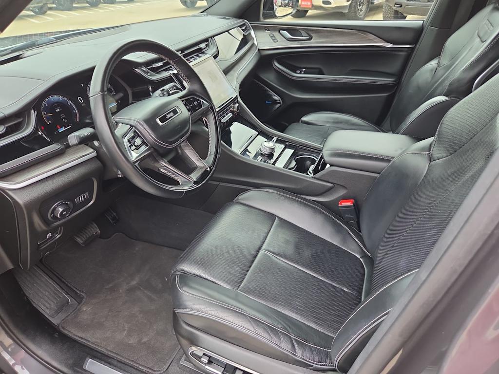Thumbnail: 2022 Jeep Grand Cherokee - 11