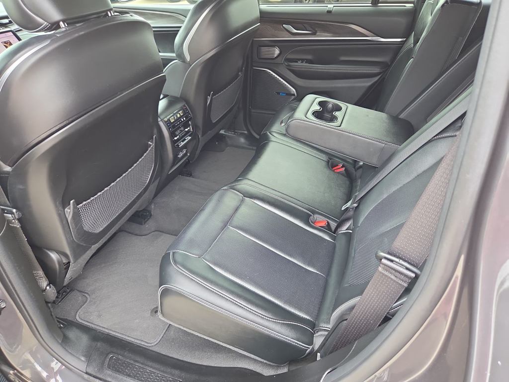 Thumbnail: 2022 Jeep Grand Cherokee - 13