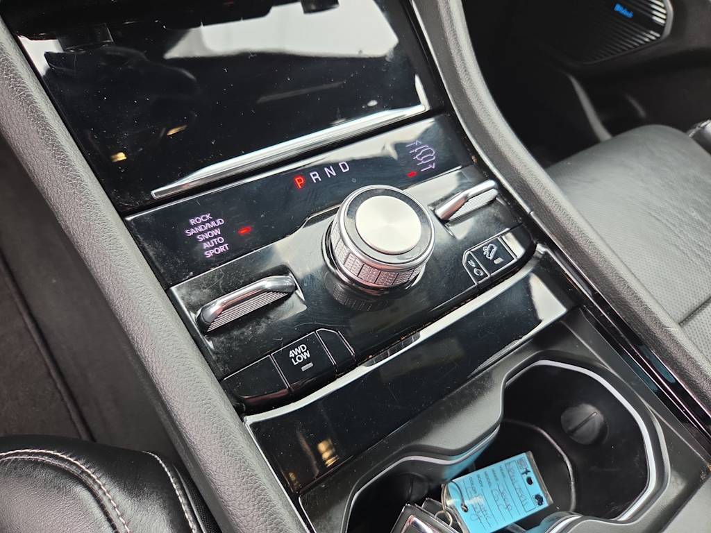 Thumbnail: 2022 Jeep Grand Cherokee - 14