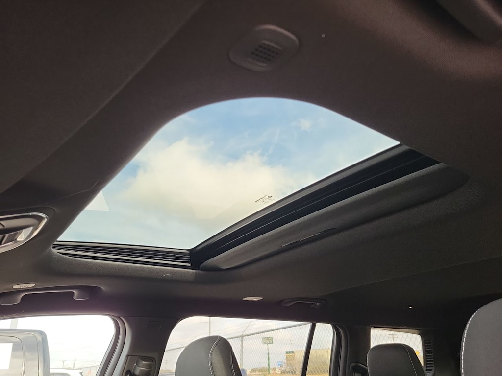 Thumbnail: 2026 Jeep Grand Cherokee L - 30