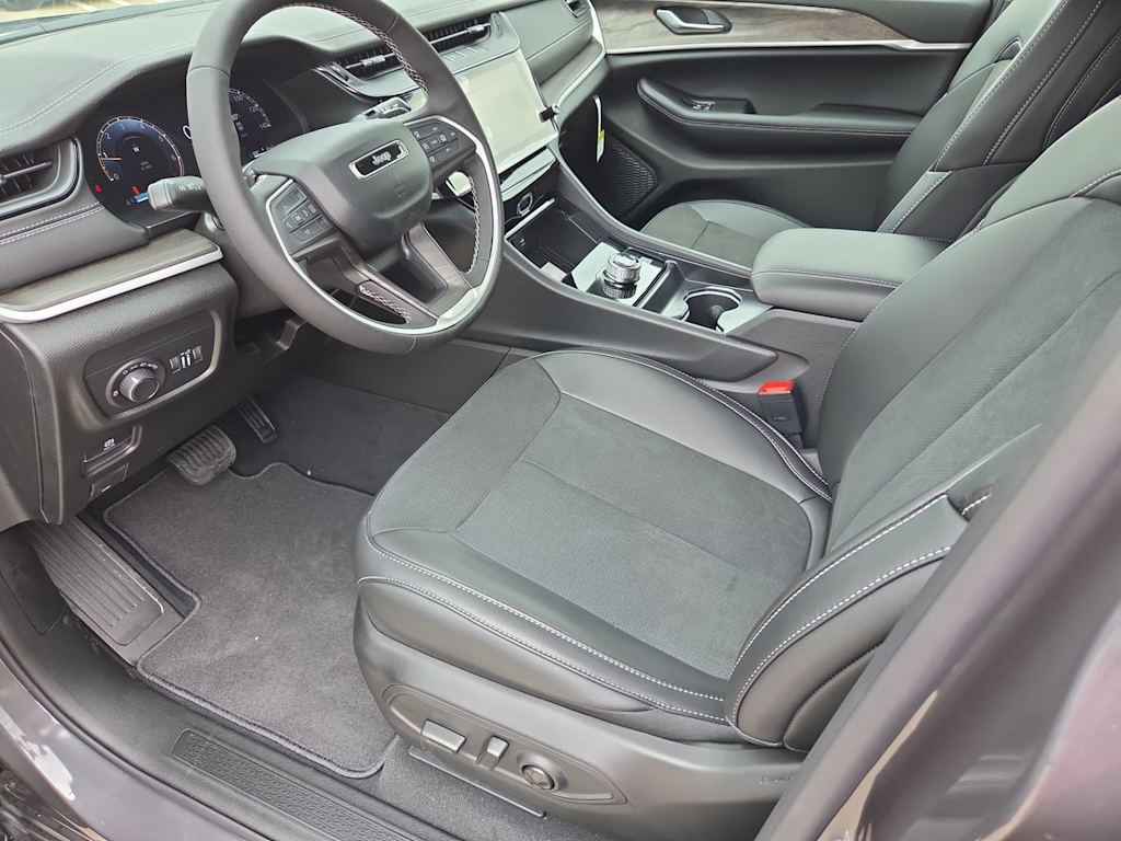Thumbnail: 2026 Jeep Grand Cherokee L - 10