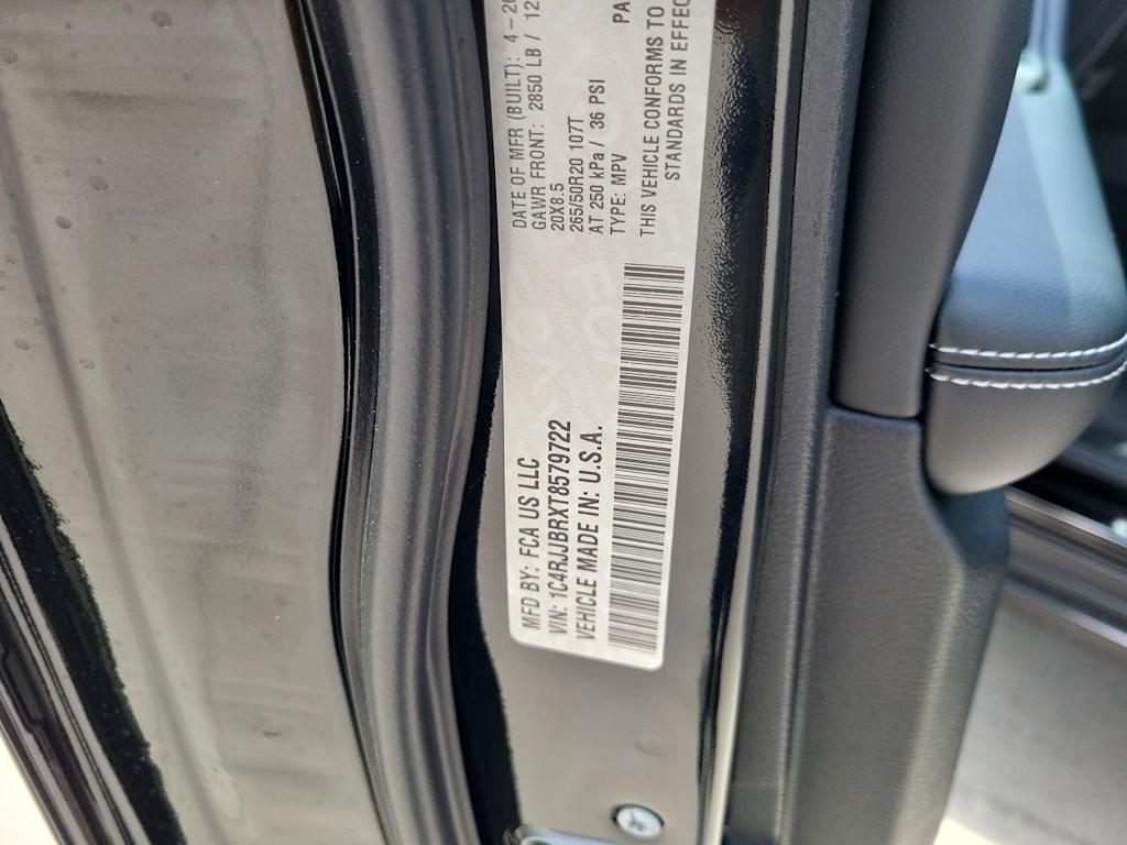 Thumbnail: 2026 Jeep Grand Cherokee L - 16