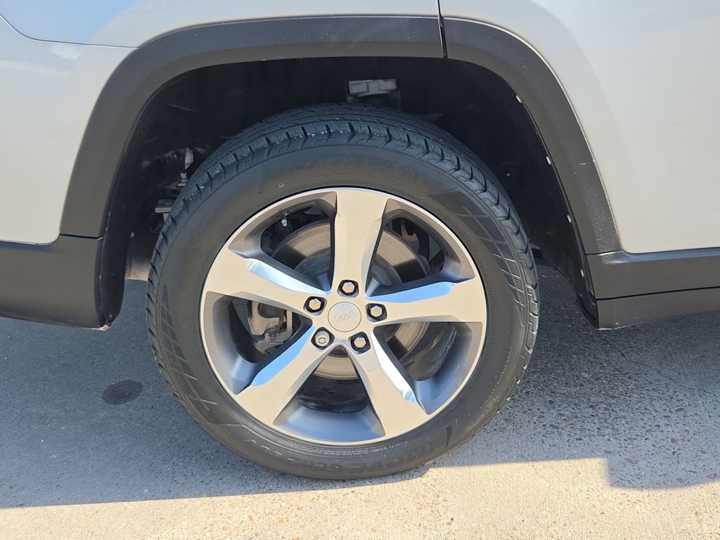 Thumbnail: 2022 Jeep Grand Cherokee L - 8
