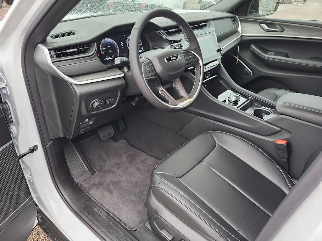 Thumbnail: 2026 Jeep Grand Cherokee L - 2