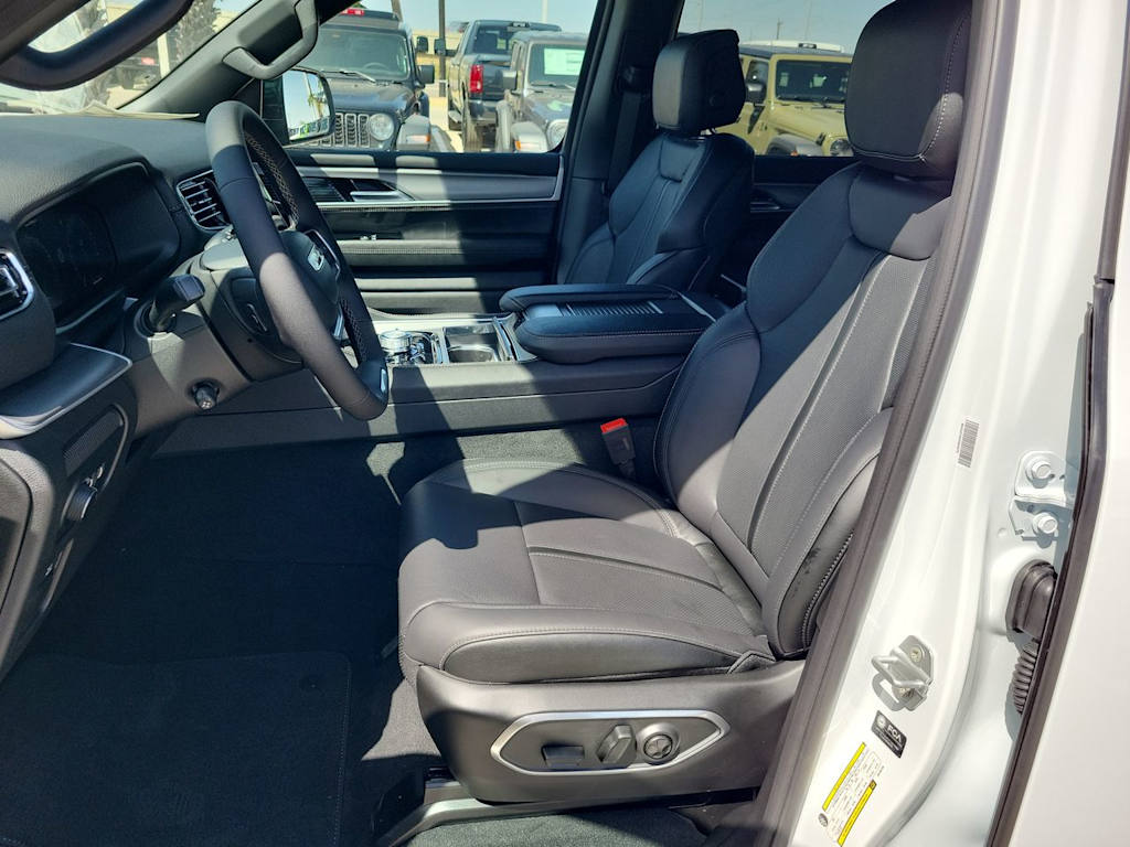Thumbnail: 2026 Jeep Grand Wagoneer L - 11