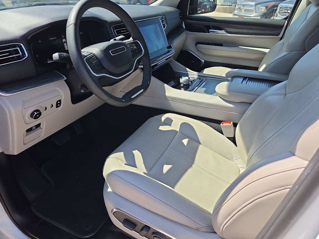 Thumbnail: 2024 Jeep Wagoneer - 11