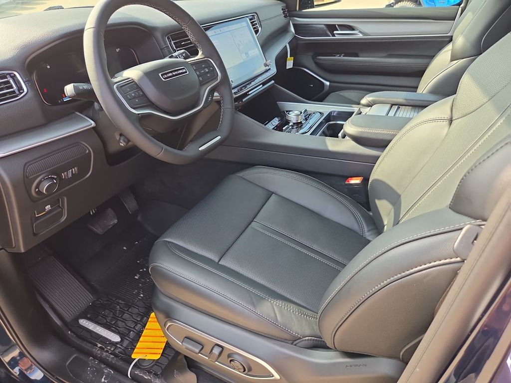 Thumbnail: 2026 Jeep Grand Wagoneer - 11