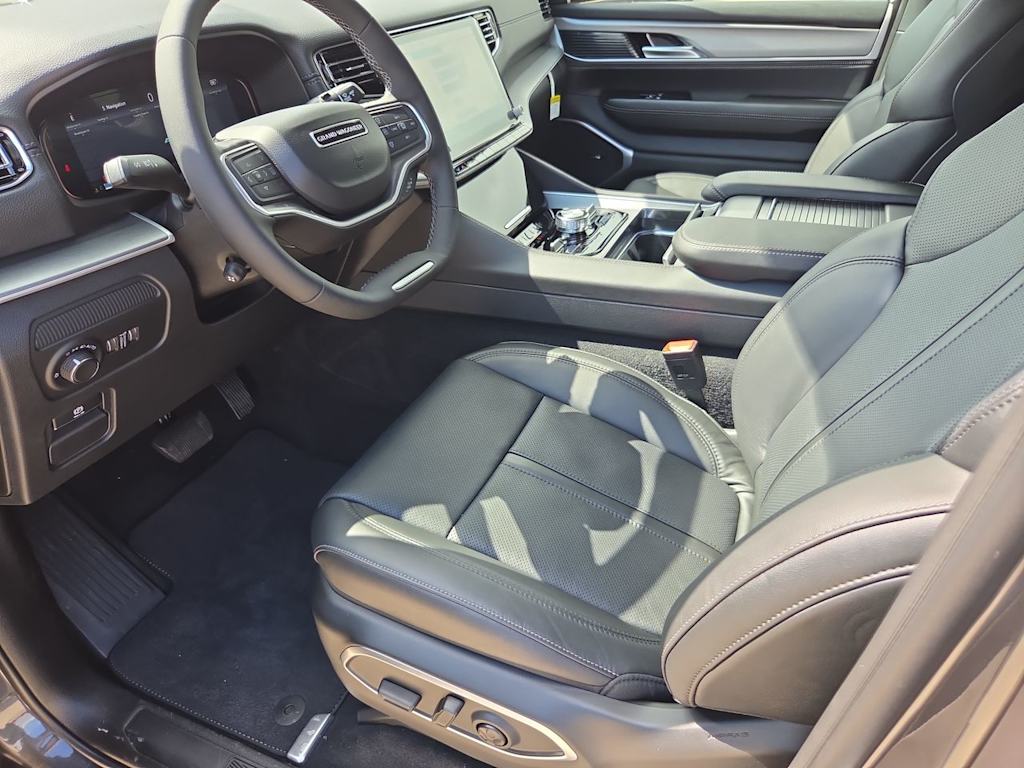 Thumbnail: 2026 Jeep Grand Wagoneer - 11