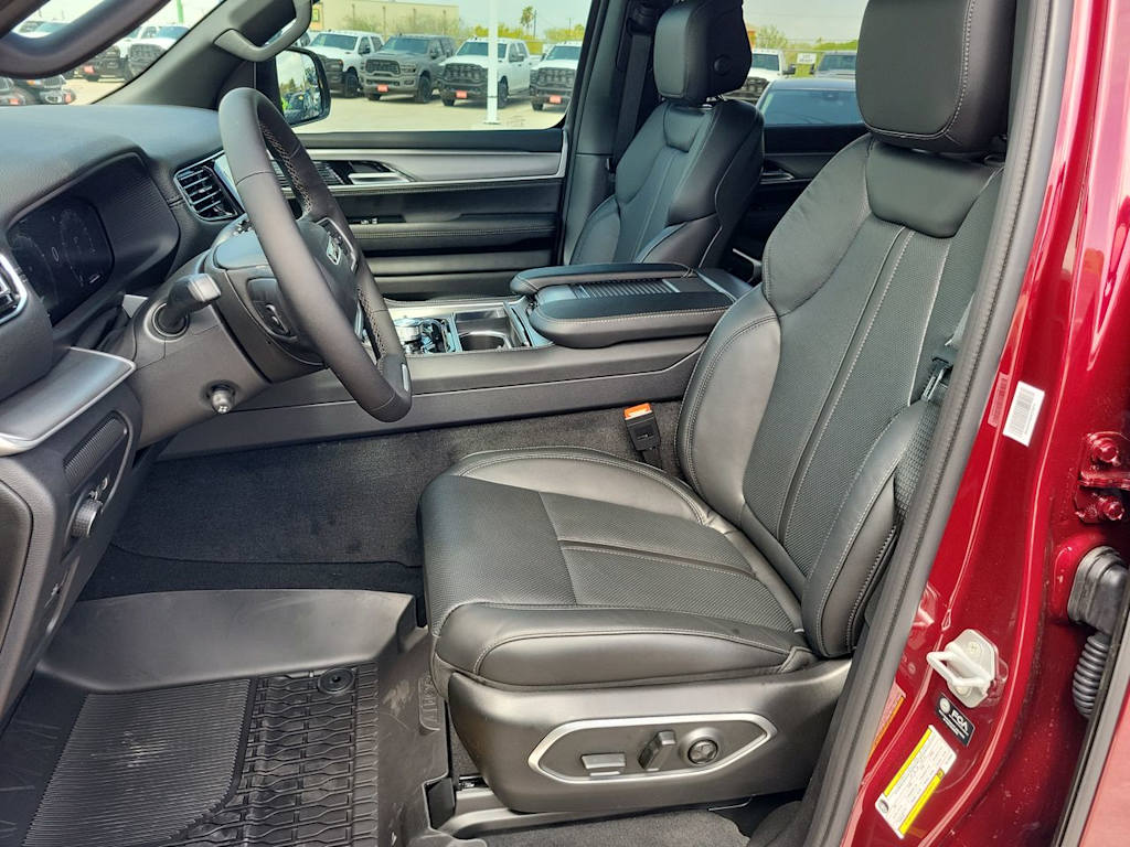 Thumbnail: 2026 Jeep Grand Wagoneer - 11