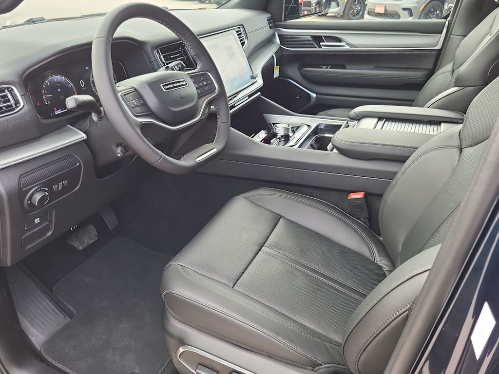 Thumbnail: 2026 Jeep Grand Wagoneer - 11