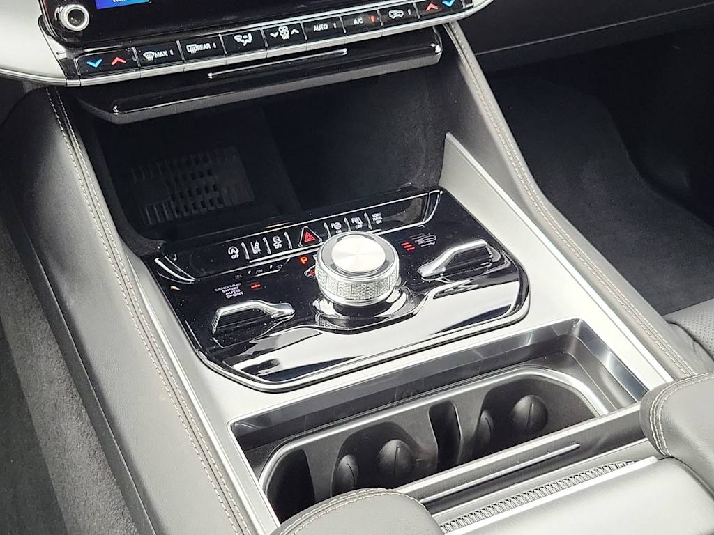 Thumbnail: 2026 Jeep Grand Wagoneer - 16