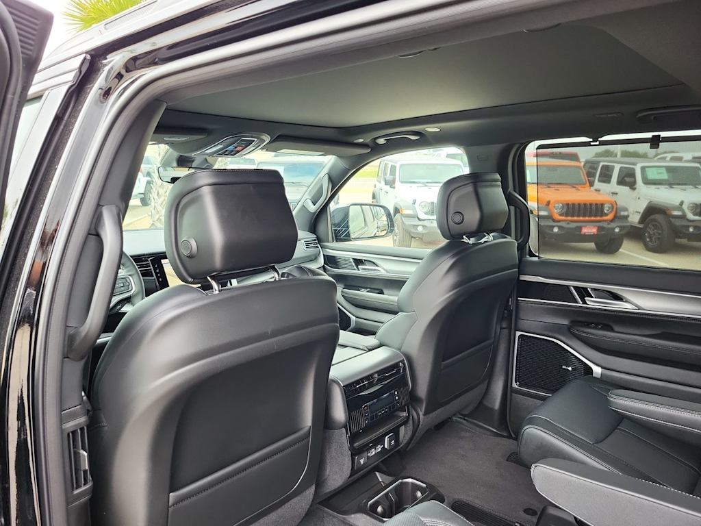 Thumbnail: 2026 Jeep Grand Wagoneer - 13