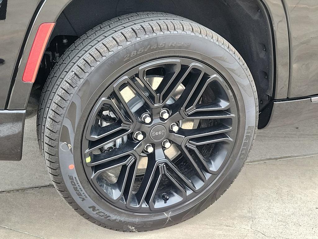 Thumbnail: 2026 Jeep Grand Wagoneer - 8