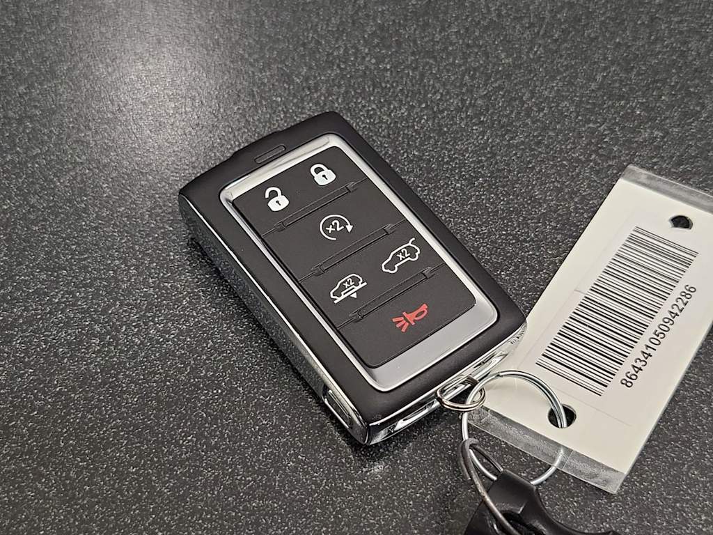 Thumbnail: 2026 Jeep Grand Wagoneer - 19