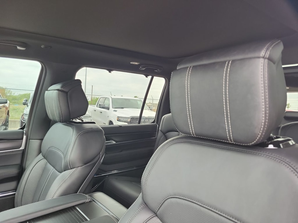 Thumbnail: 2026 Jeep Grand Wagoneer - 27