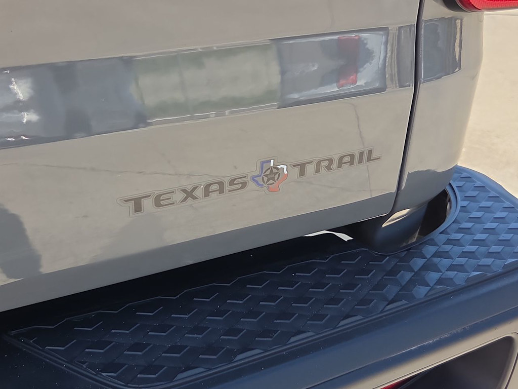 Thumbnail: 2023 Jeep Gladiator - 7