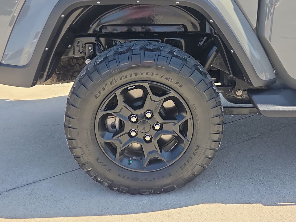 Thumbnail: 2023 Jeep Gladiator - 8