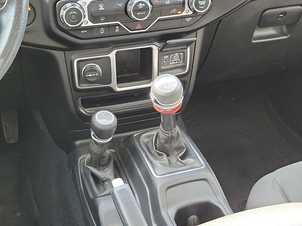 Thumbnail: 2023 Jeep Gladiator - 16