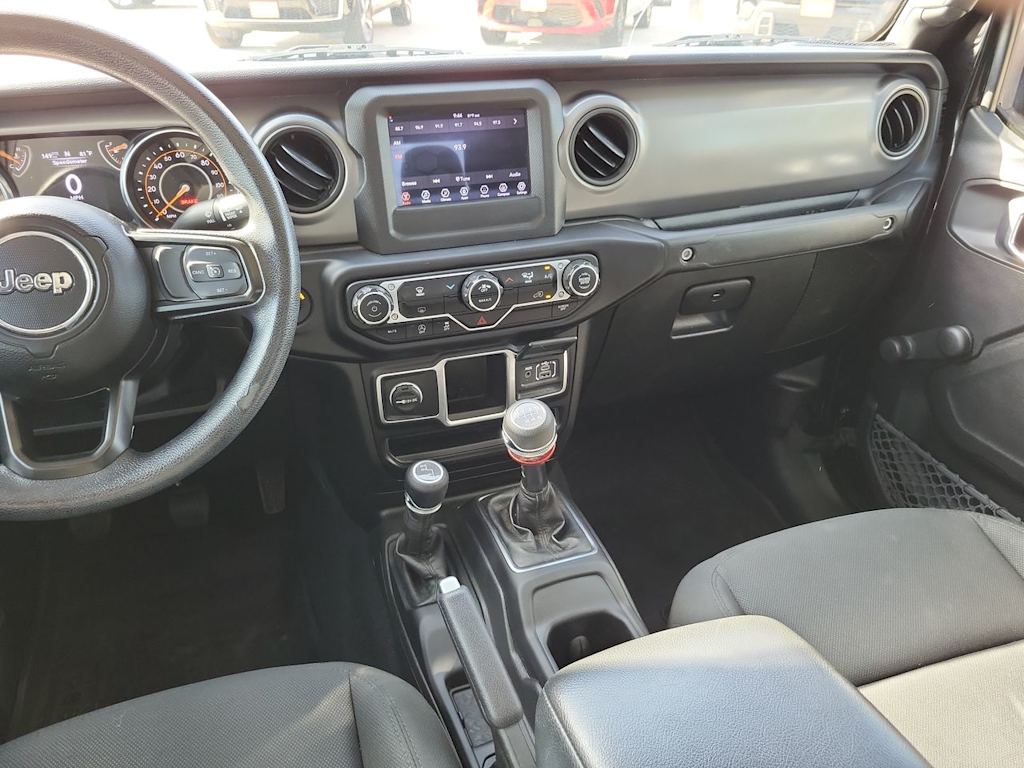 Thumbnail: 2023 Jeep Gladiator - 15