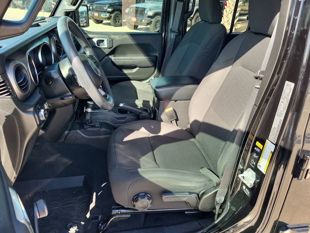 Thumbnail: 2023 Jeep Gladiator - 11