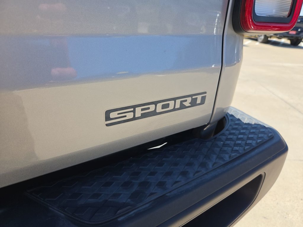 Thumbnail: 2020 Jeep Gladiator - 7