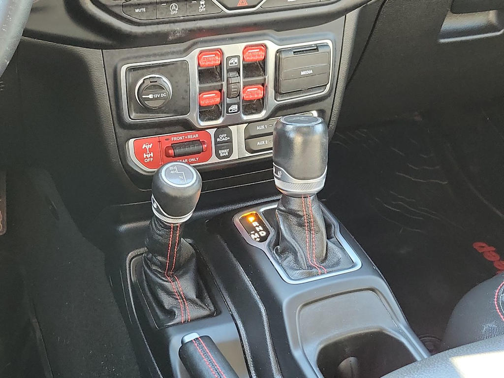 Thumbnail: 2023 Jeep Gladiator - 15