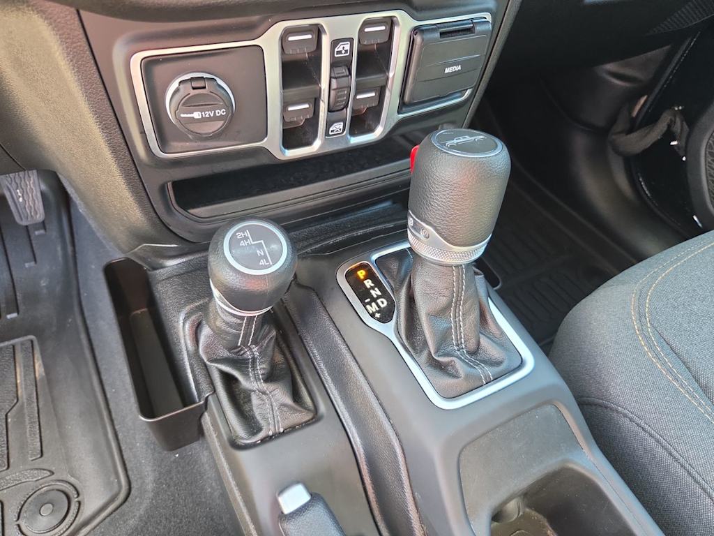 Thumbnail: 2025 Jeep Gladiator - 12