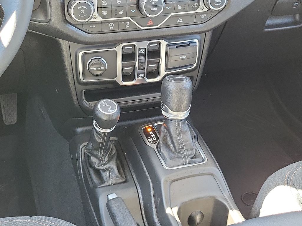 Thumbnail: 2026 Jeep Gladiator - 16