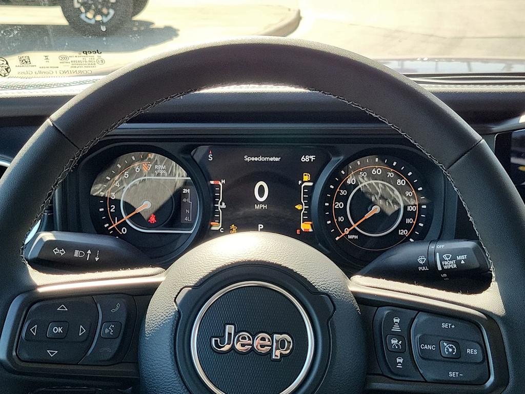 Thumbnail: 2026 Jeep Gladiator - 17