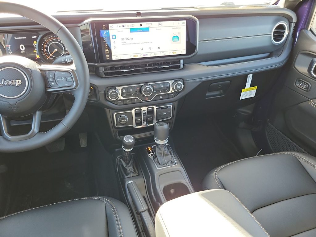 Thumbnail: 2026 Jeep Gladiator - 15
