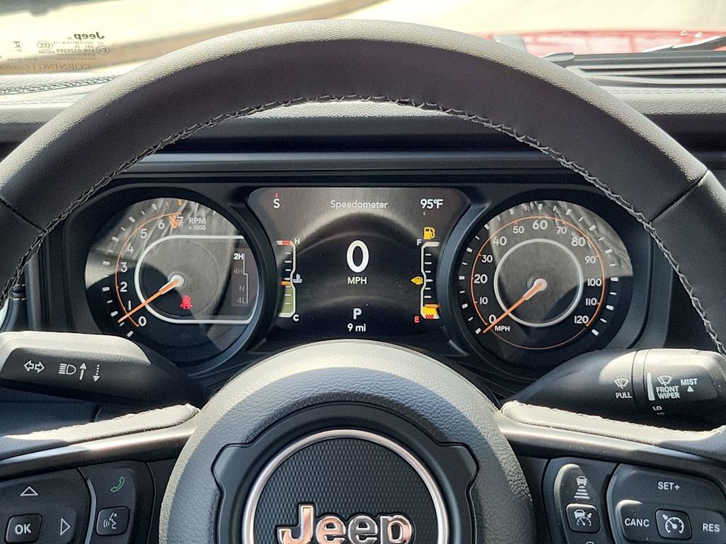 Thumbnail: 2025 Jeep Gladiator - 17