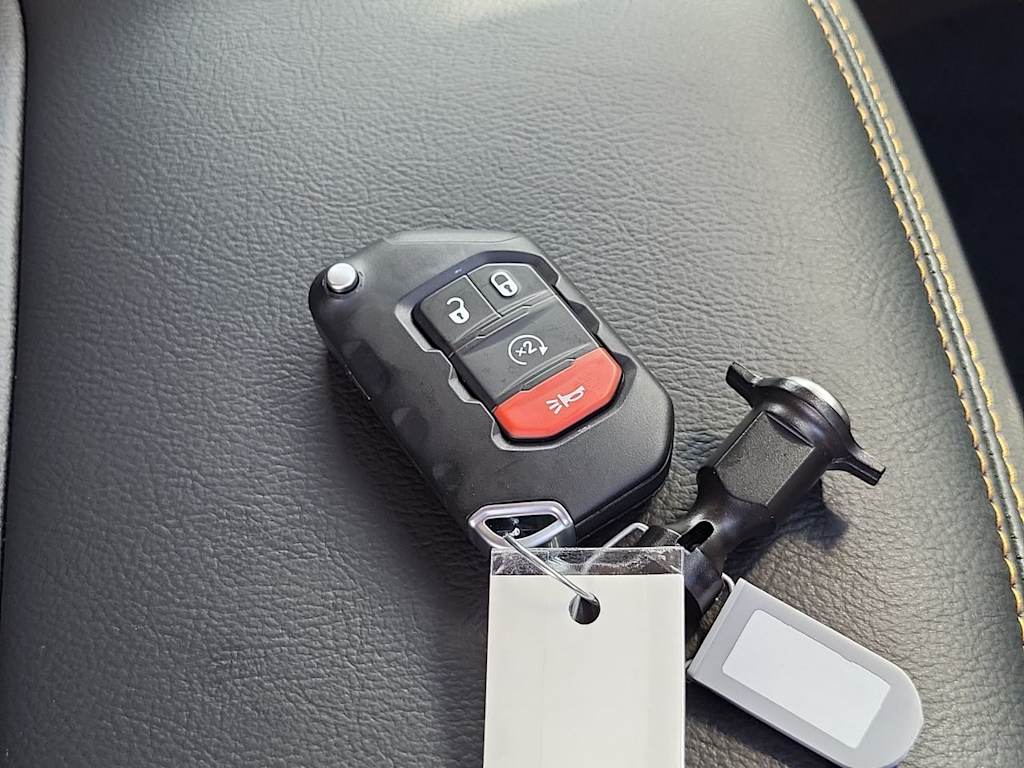 Thumbnail: 2025 Jeep Gladiator - 18