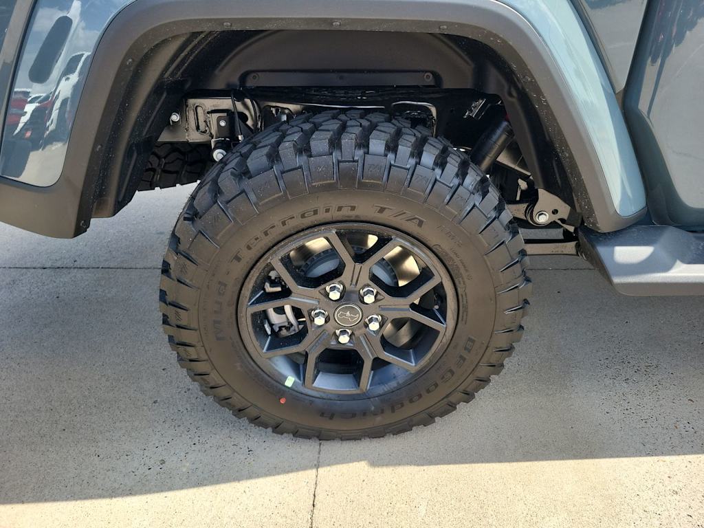 Thumbnail: 2026 Jeep Gladiator - 8
