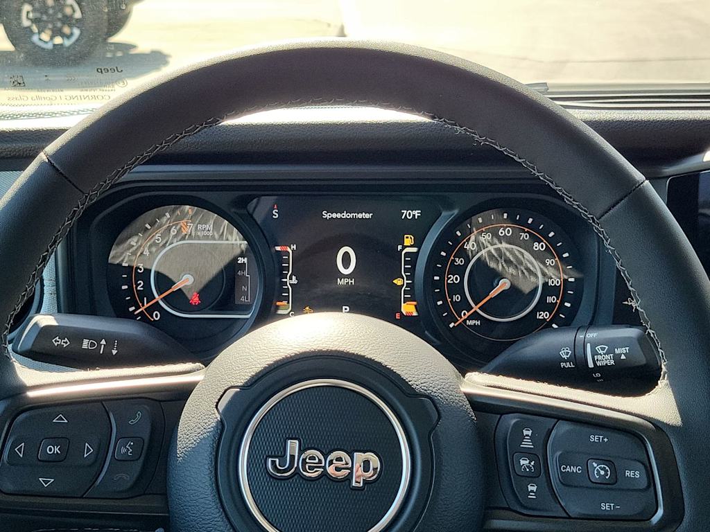 Thumbnail: 2026 Jeep Gladiator - 17