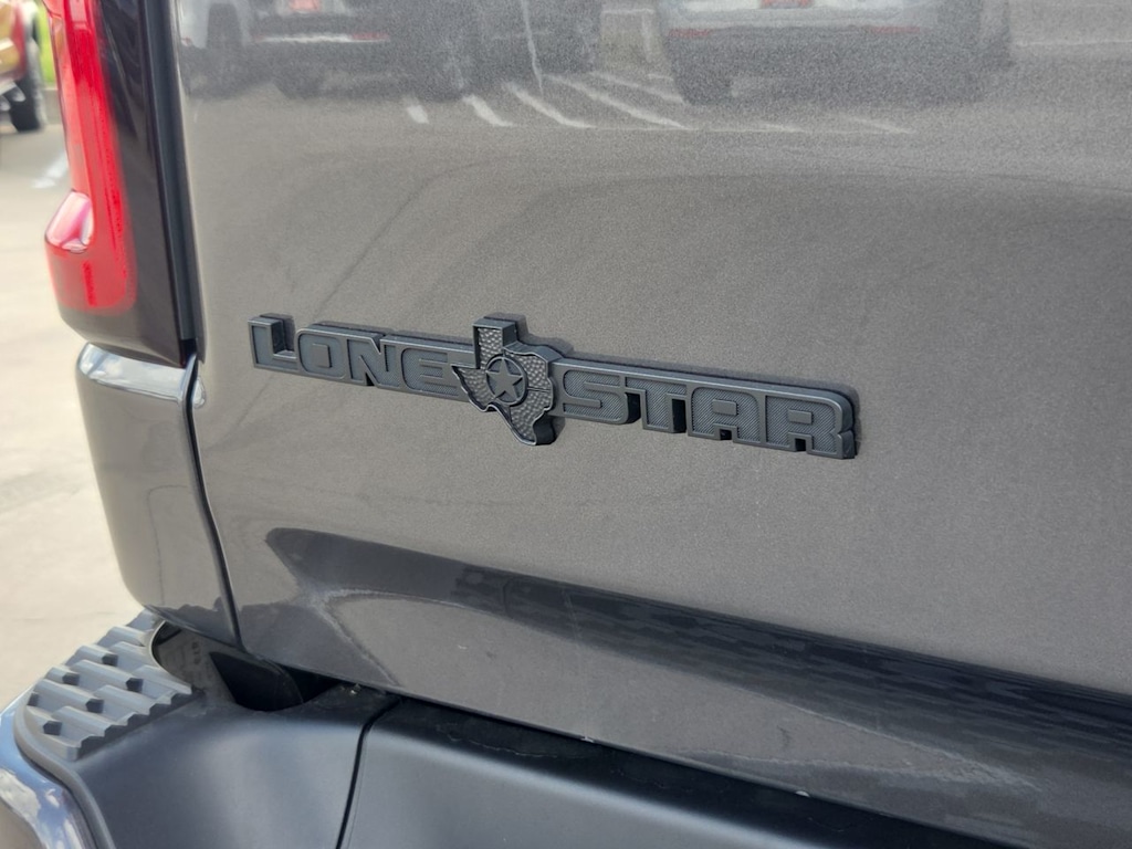 Thumbnail: 2026 RAM 1500 - 7