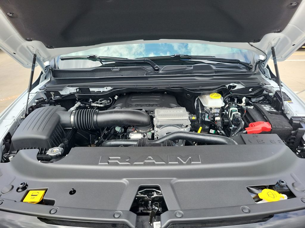 Thumbnail: 2026 RAM 1500 - 9