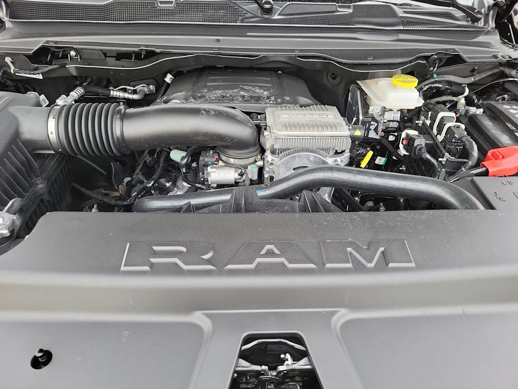 Thumbnail: 2026 RAM 1500 - 9