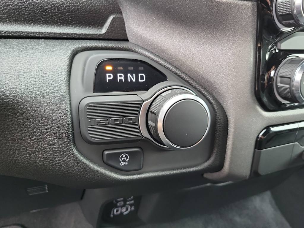 Thumbnail: 2026 RAM 1500 - 28